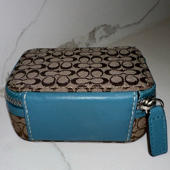 Coach Mini Triple Pill Case Khaki Signature C's With Blue Trim With Pill Bottles - Picture 7 of 15